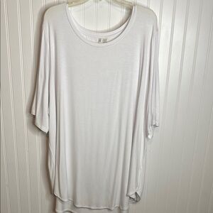 Cato NWT Women's White Relaxed Fit Top size 26/28